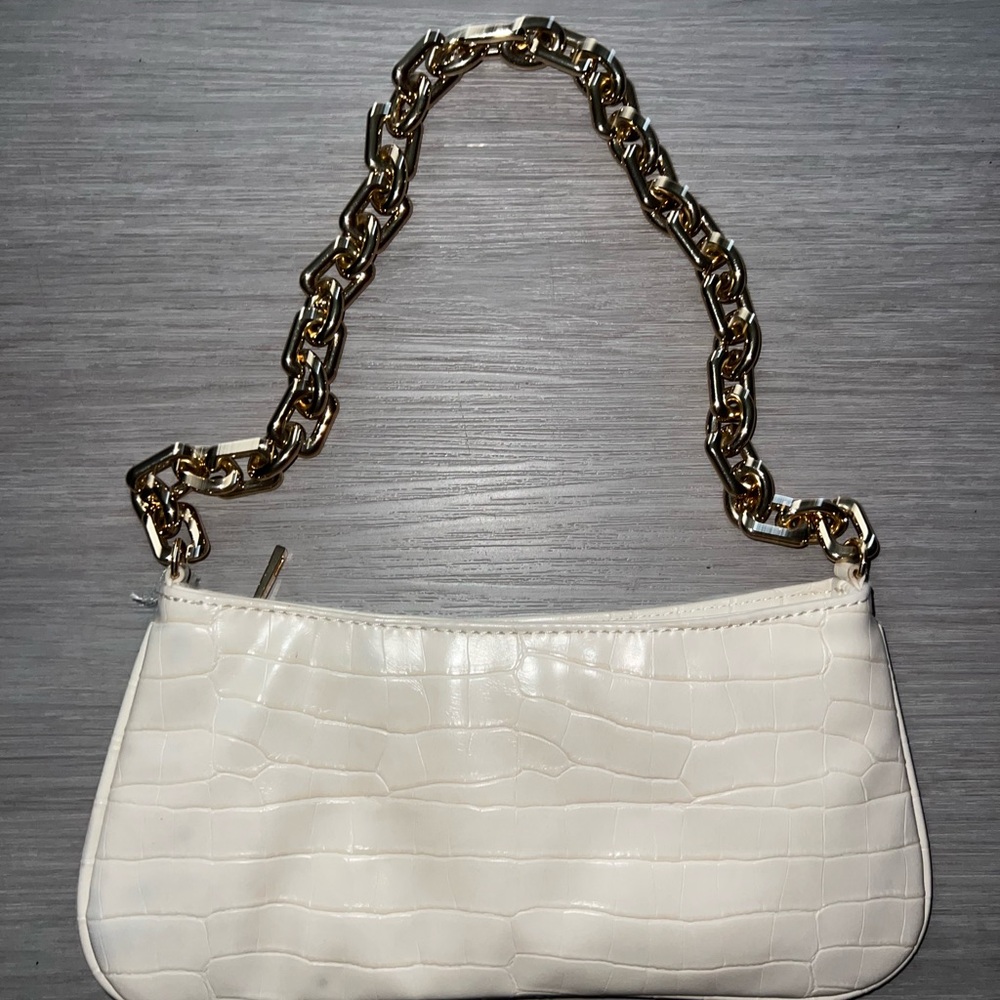 ZARA Croc-Embossed White Shoulder Bag with Gold Chain Strap